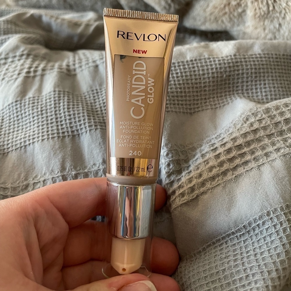Brand new Revlon candid glow foundation 250 natural beige moisture glow